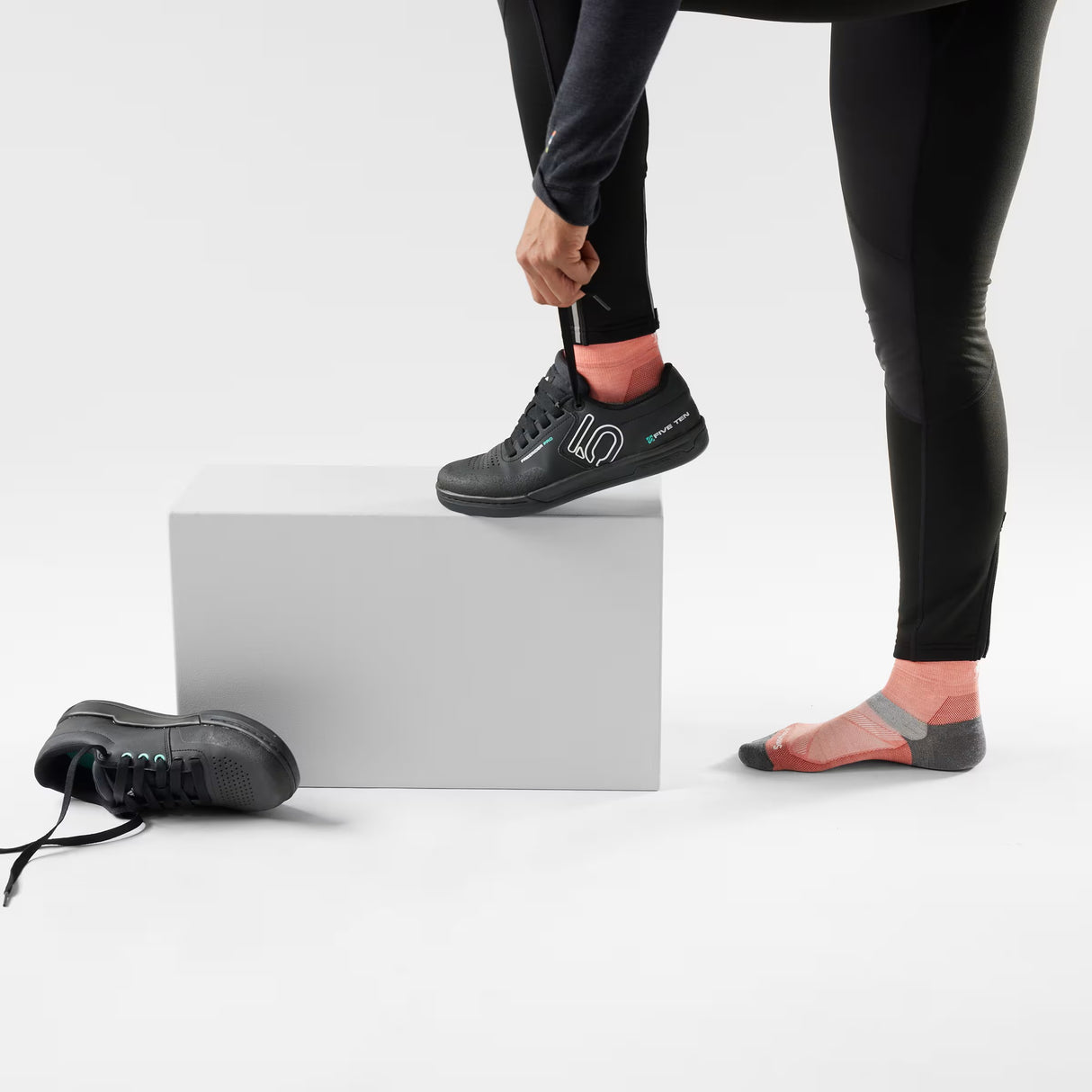 SMARTWOOL WOMENS BIKE ZERO CUSHION ANKLE SOCKS 26