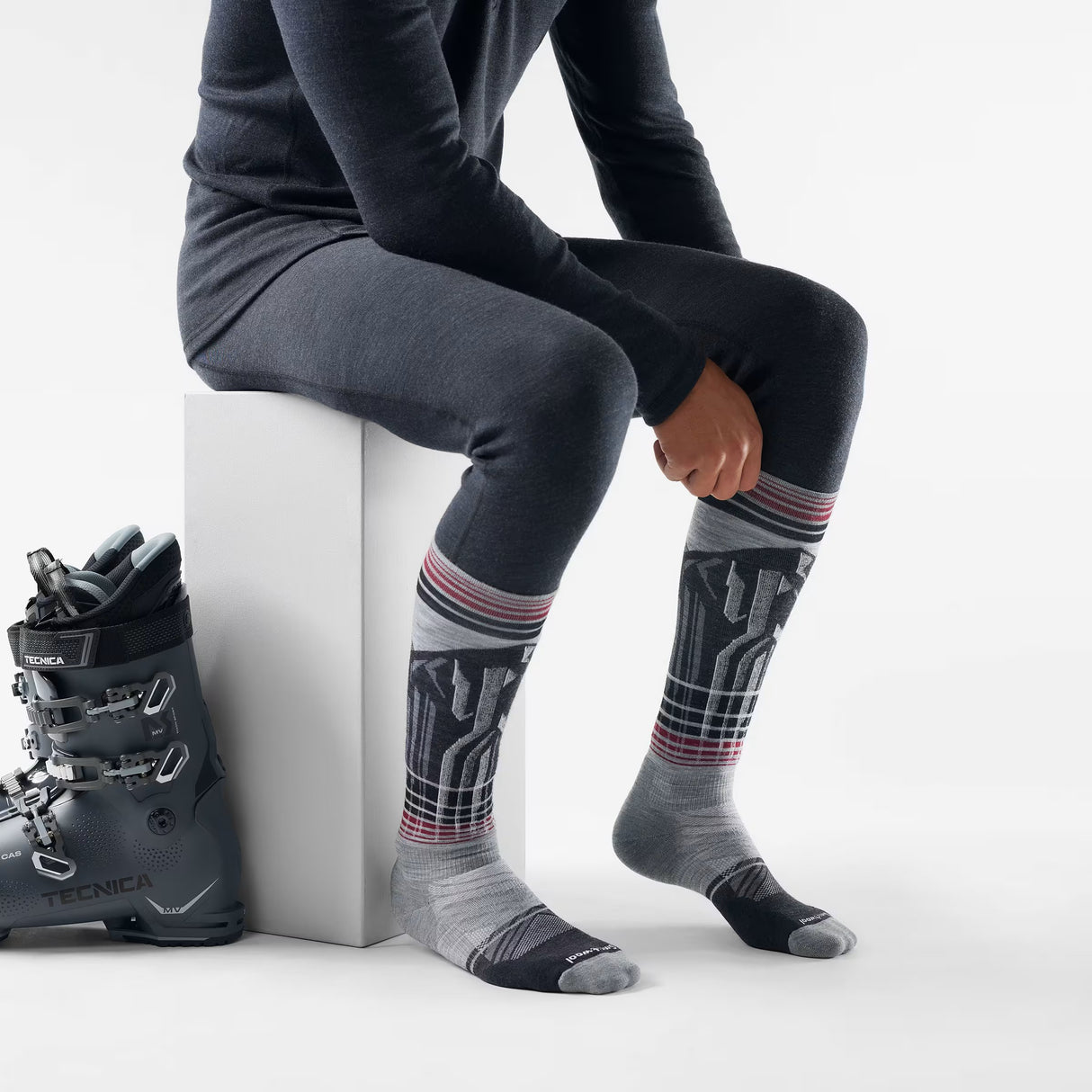 SMARTWOOL MENS SKI TARGETED CUSHION SUMMIT SHOT OTC SOCKS